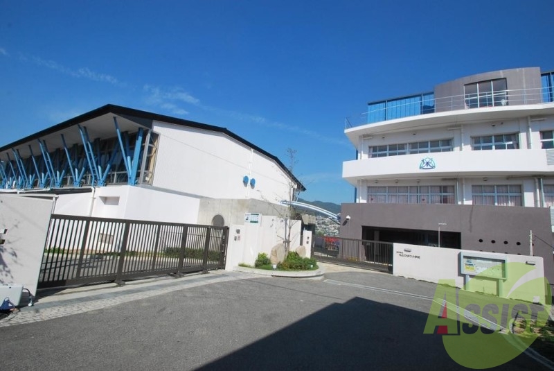 丸山ひばり小学校 1054m 丸山ひばり小学校 1054m