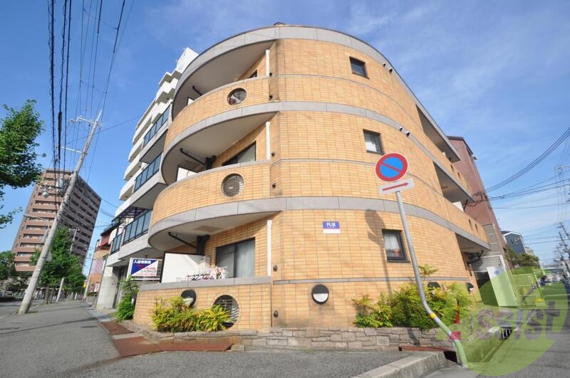 シャルマンフジ須磨壱番館の外観