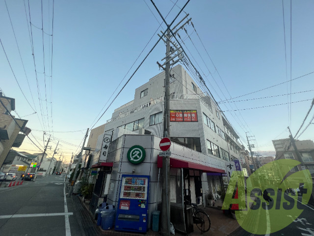 ニューハーモニーセンタービルの外観