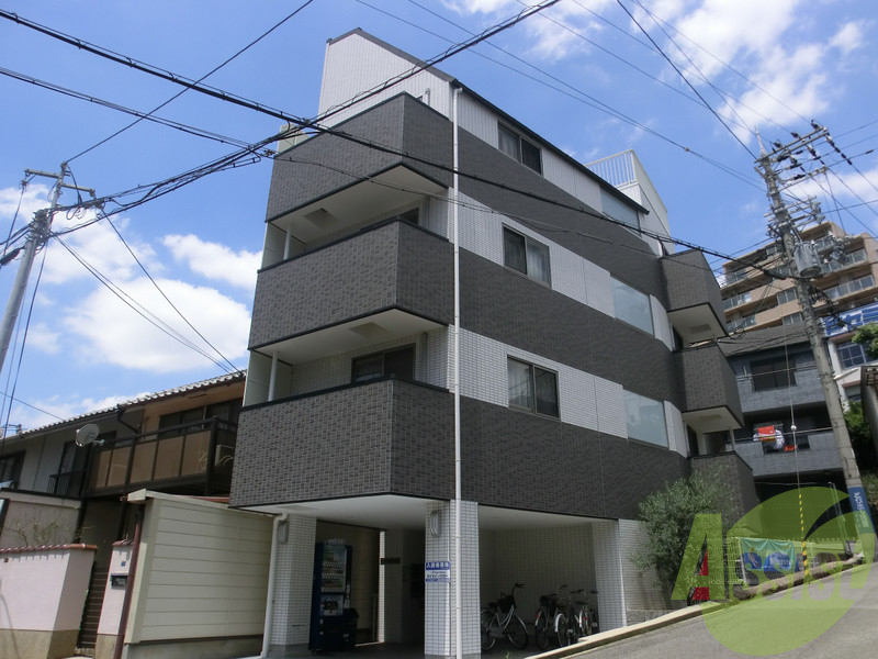 パイン神戸元町の外観