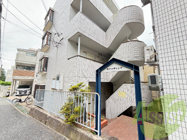 神戸市灘区六甲台町の賃貸マンションの外観