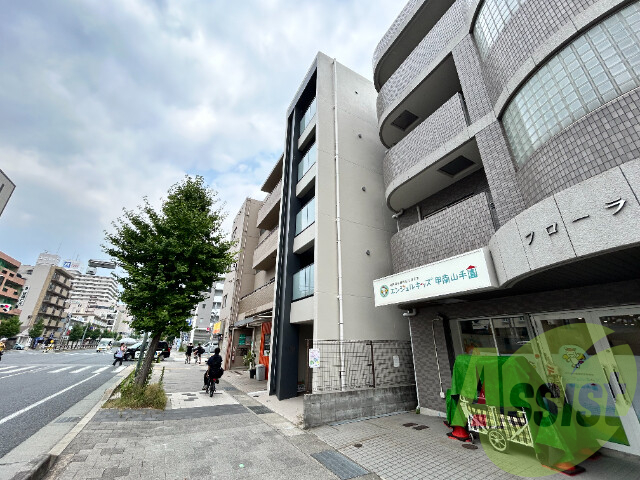 EUNICA甲南山手の外観