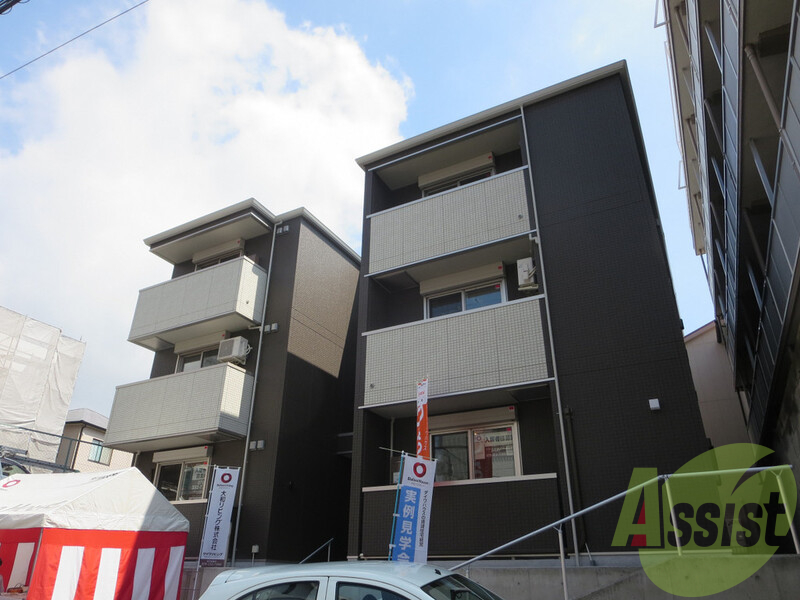 神戸市中央区下山手通８丁目の賃貸アパートの外観