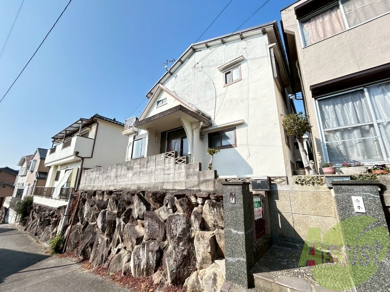 東朝霧丘戸建の外観