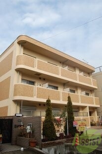 ジュネス里中の外観