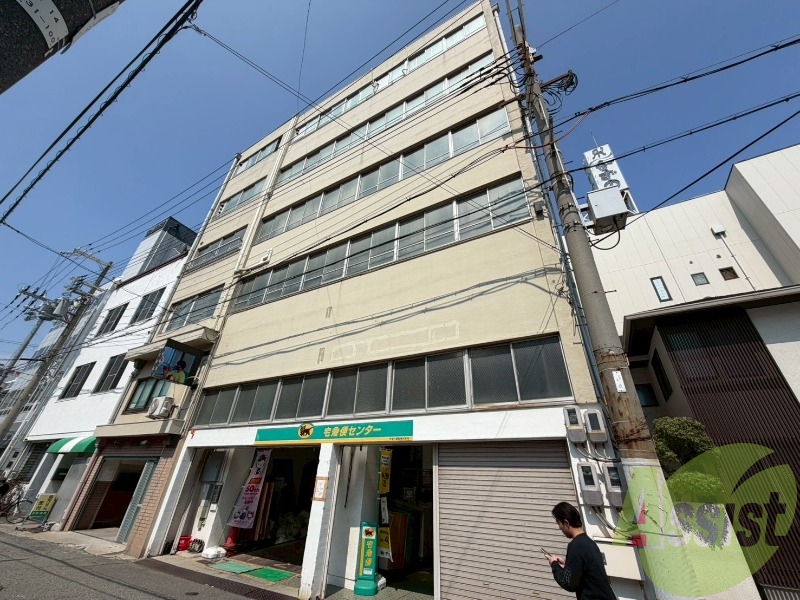 川本興産ビルの外観