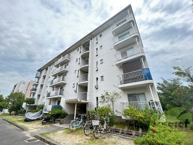 大久保東第4団地81号棟の外観