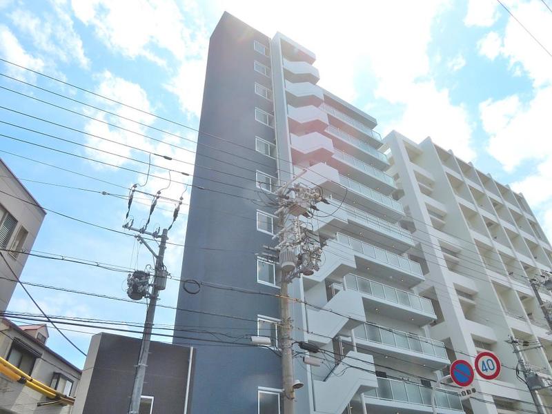 アール大阪リュクスの外観