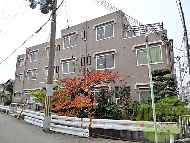ギャレ蛍池東館の外観