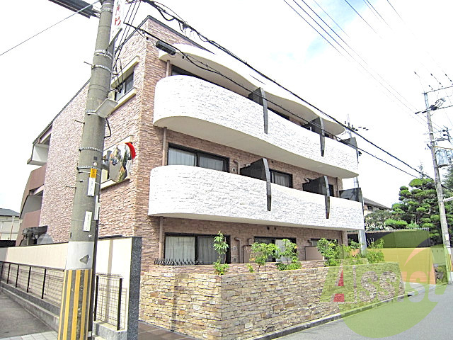 サンレムート千里山の外観