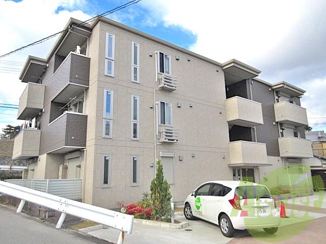 アヴェニール服部の外観