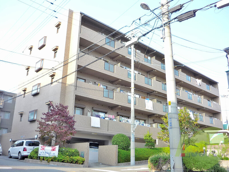 シャトレ上山手の外観
