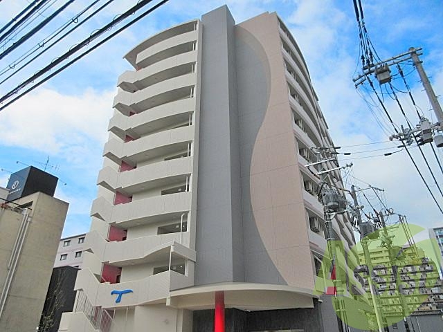 セレニテ江坂ルフレの外観