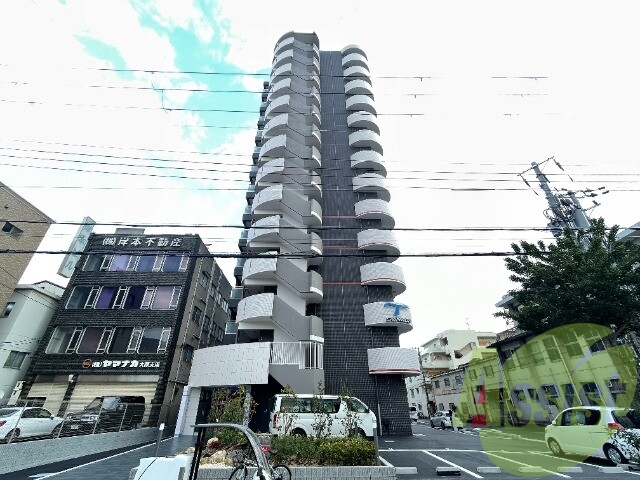 セレニテ新大阪プリエの外観