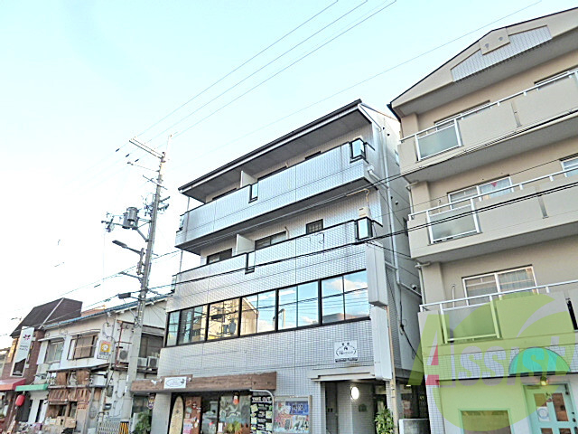 ウエストコアの外観