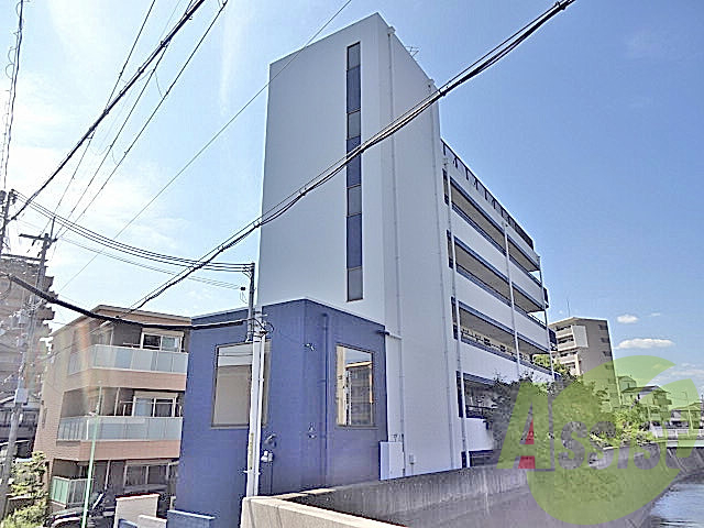 リバーサイド三国の外観