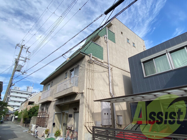 眞鍋マンションの外観