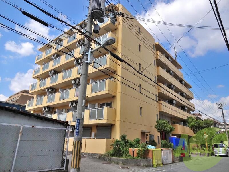 グランコート江坂の外観