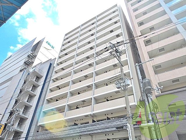 S-RESIDENCE江坂の外観