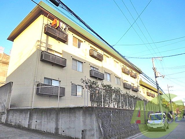 光栄ハイツ江坂の外観