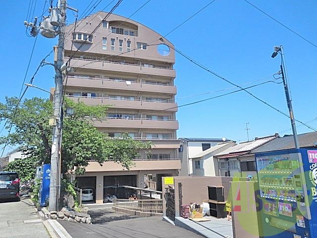 アートコートの外観