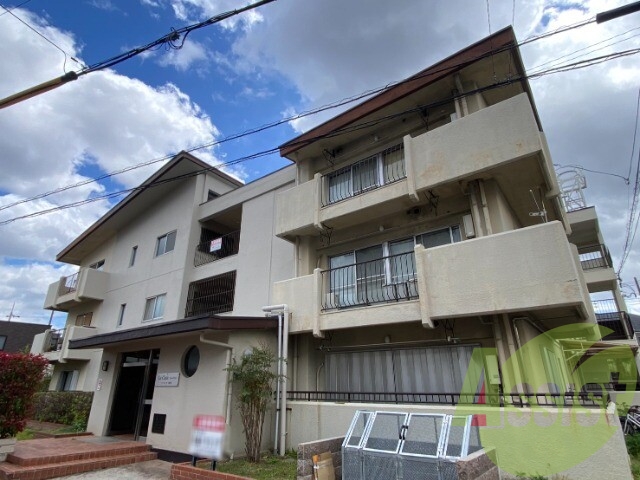 ラカーサ上野西の外観