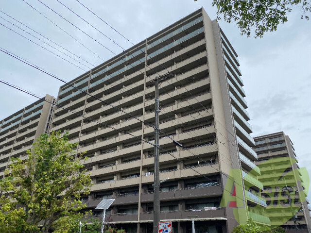 ジオ千里桃山台1番館の外観