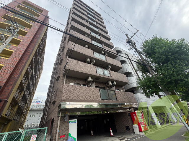 コスモプラザ新大阪の外観