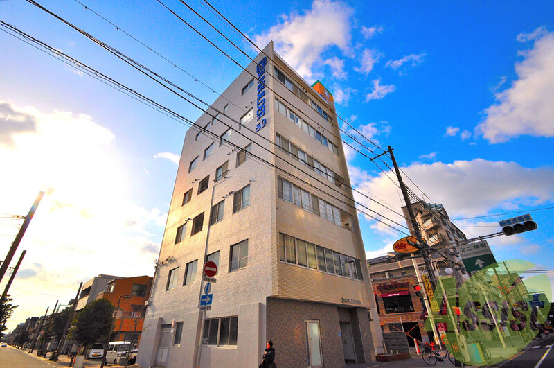 サンビルダー板宿の外観