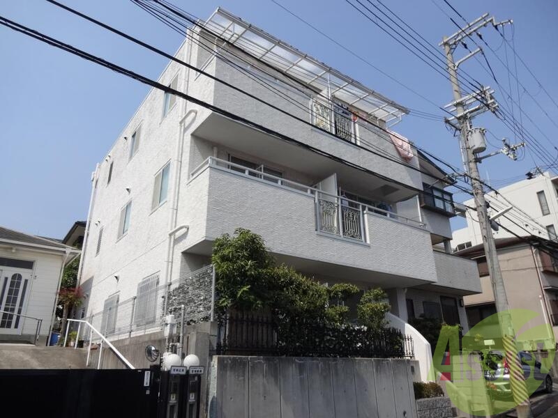 トリン岡本の外観
