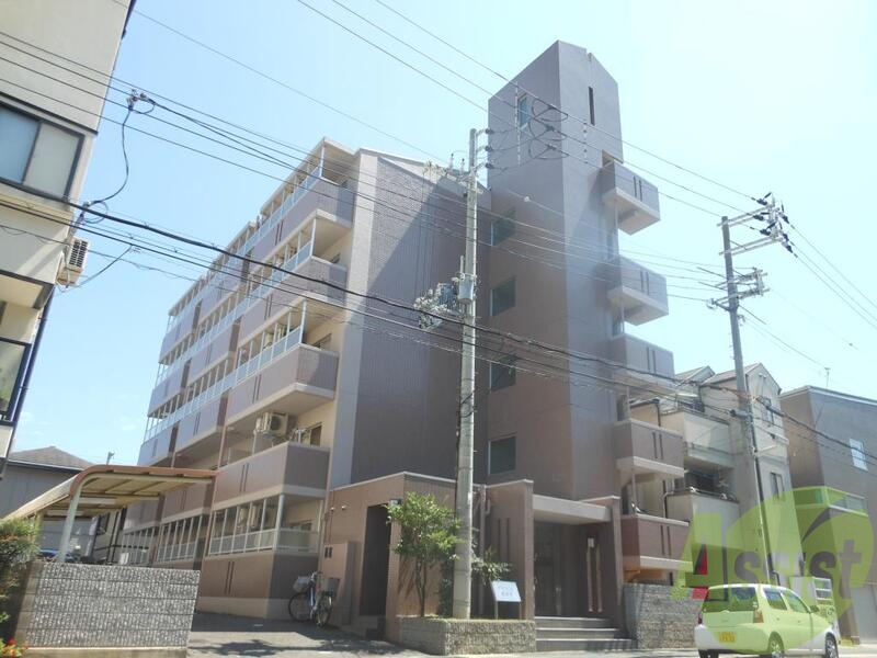 グランドール西岡本の外観