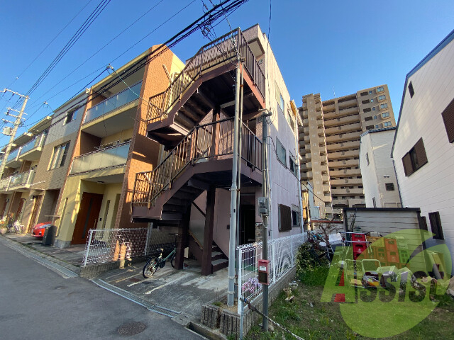 パープル本山の外観