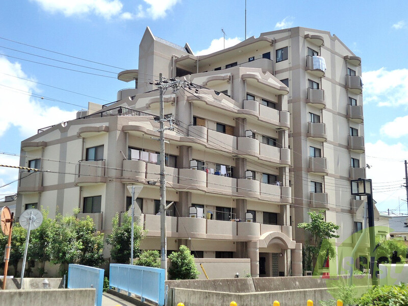 サンプラザ本山南の外観