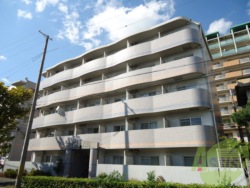 シャトラン弓木参番館の外観