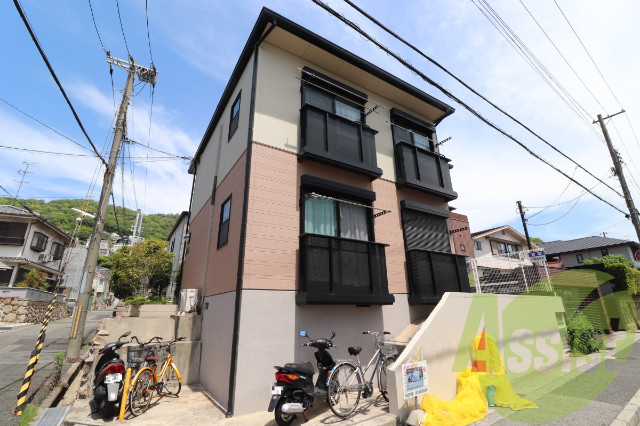 アイズ・ヴィラ岡本の外観