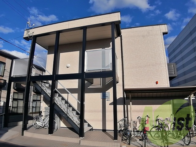 レオパレスポアロの外観