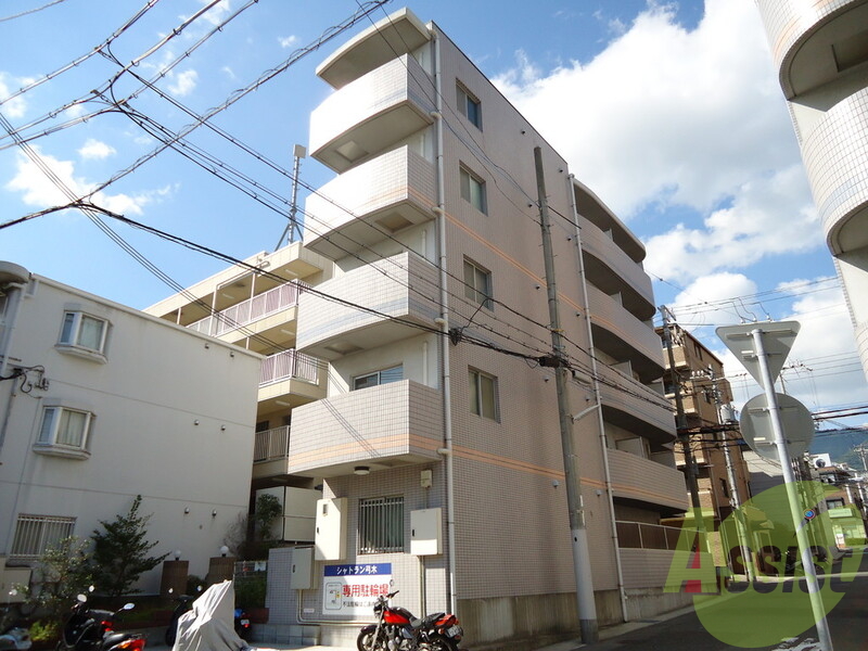 シャトラン弓木弐番館の外観