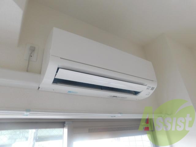 もちろんエアコン付です。 もちろんエアコン付です。