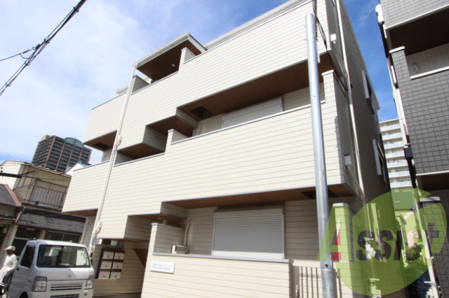 KARIN新長田フロントの外観