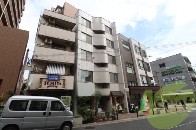 ベクヴェーム本山の外観
