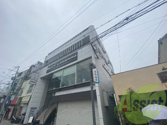 M&Cビルの外観