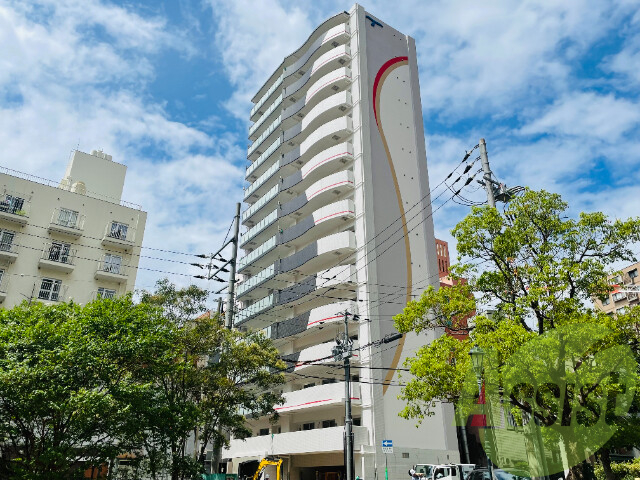 セレニテ三宮リアンの外観