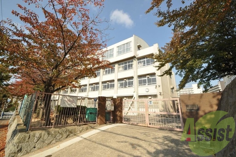 神戸市立神陵台中学校 596m 神戸市立神陵台中学校 596m