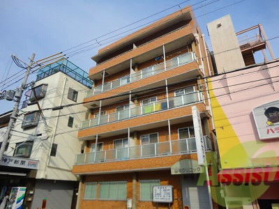 ロイヤルコートナグラの外観