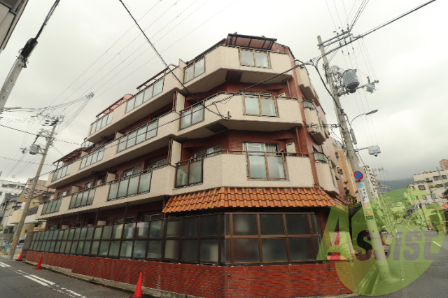 シャトード本山の外観