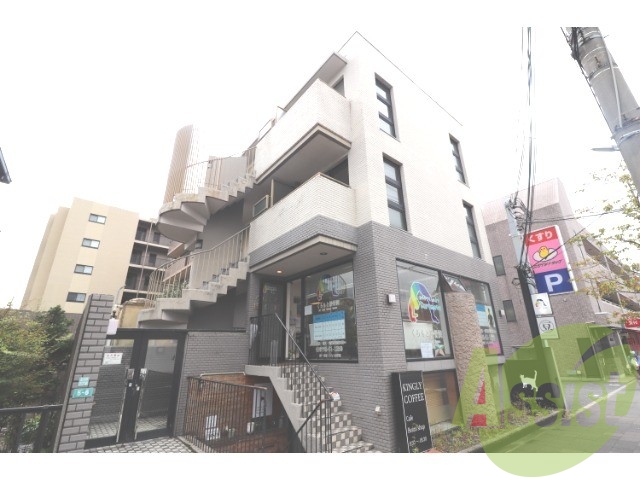 クァトルセゾン甲東園の外観