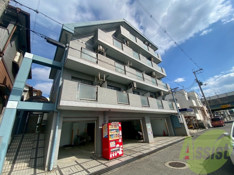 ロイヤル魚住の外観