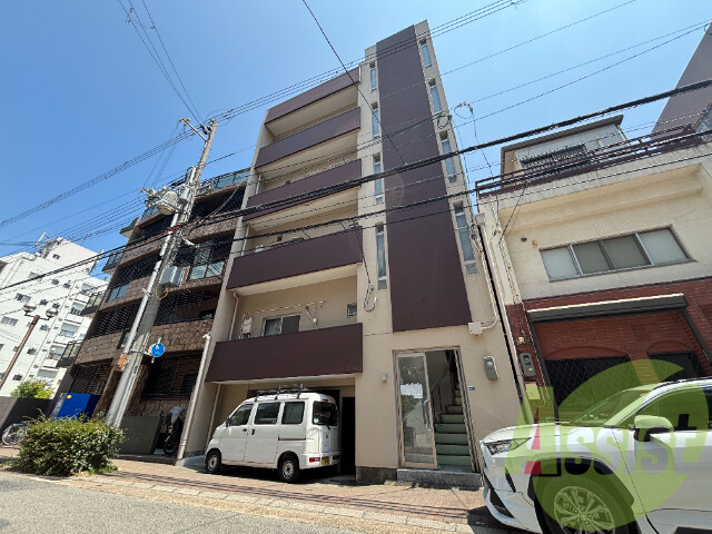マンション諏訪山の外観