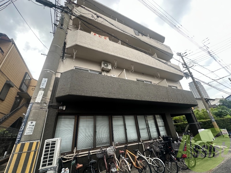 ドミトリー石屋川の外観