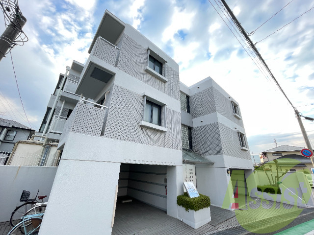 ロイヤル甲東園の外観